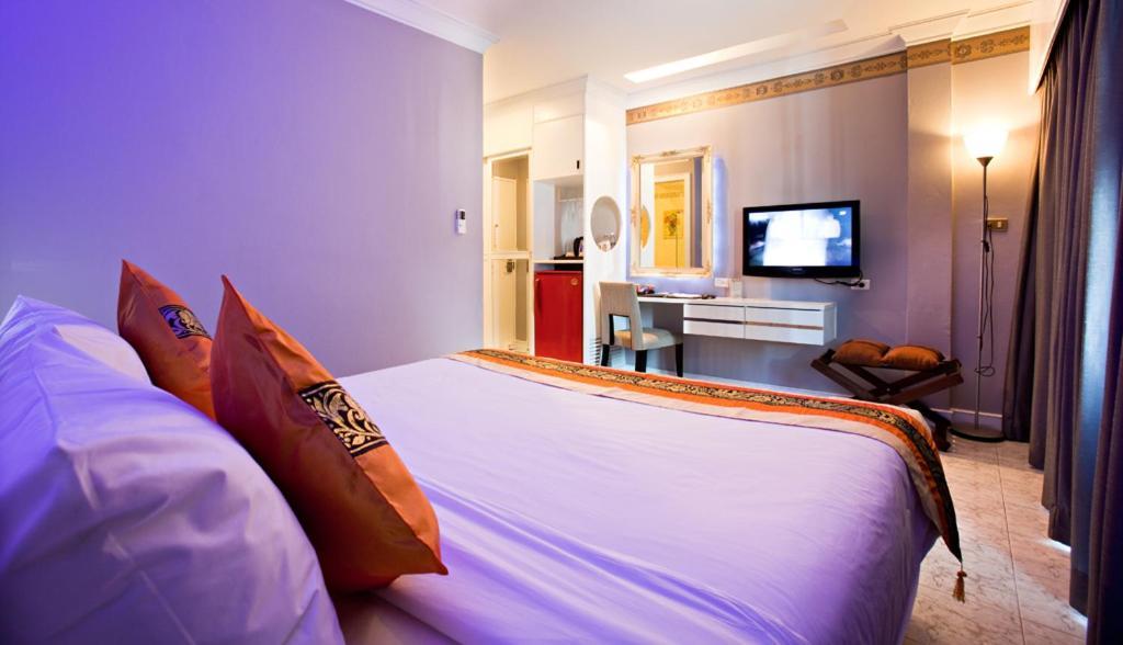 C & N Hotel - Sha Extra Plus Patong Екстер'єр фото